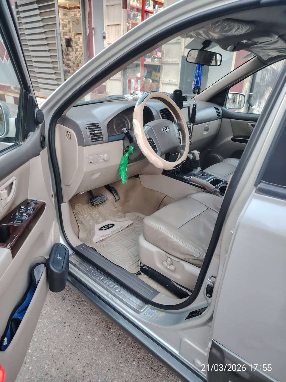 الهم صلي على محمد وعلى ال محمد
السعر 130 وبيها مجال
للبيع فقط كيا سورنتو موديل 2009
كيلو متر 168
رقم بصره دولي 
تحويل بكل المحافظات سنويه جديده 2030
فور ويل دفع رباعي
وارد خليجي سياره فول موصفات للخير واحد على واحد 
مكينه وكير 6 سلندر 
7 راكب 
تبريد شغال 
حداديه جديده توه منفوضه
تخم تاير جديد كهربائيات فول كله شغاله 
السياره جاهزه للأخير
العنوان بصره قضاء آلمدينه
*********** مراسله واتساب فقط ✅
