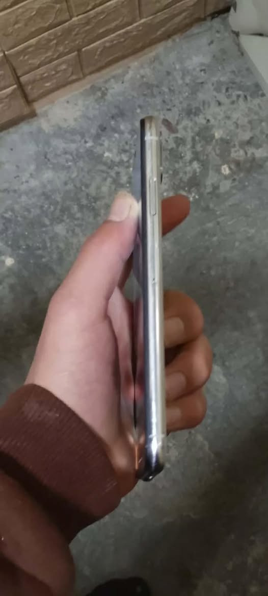 السلام عليكم اكس ماكس
 امبدل بطاريه 
 أو بي خلل بل كامرهً 
فيس إيدي متوقف بل تحديث 
الجهاز حيل حلو المكان موصل 
السعر 110او بي مجال رقم ***********
