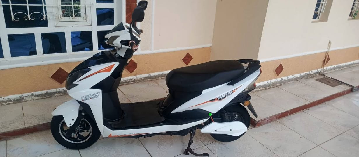موطور شحن موديل 23 بعده حيل جديد بطارياته تخم جديد يمشي 80و90اربع نمر سعره 500وبي مجال ويرهم مراوس ب مطور يراني و هيوشه ومراوس بايفون 13رقمي ***********مكاني حصيبه
