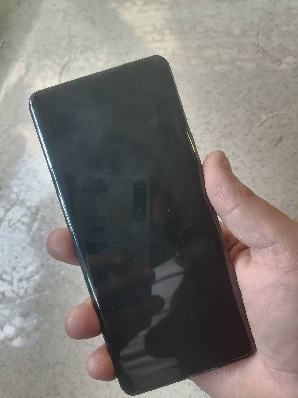 هونر X9.b. 5G للبيع ذاكرته 256 جهاز نضيف ماعدا كامرته  تراب او بيه غواش قليل.سعره 220 او بيه مجال مكاني الحسينيه ***********
