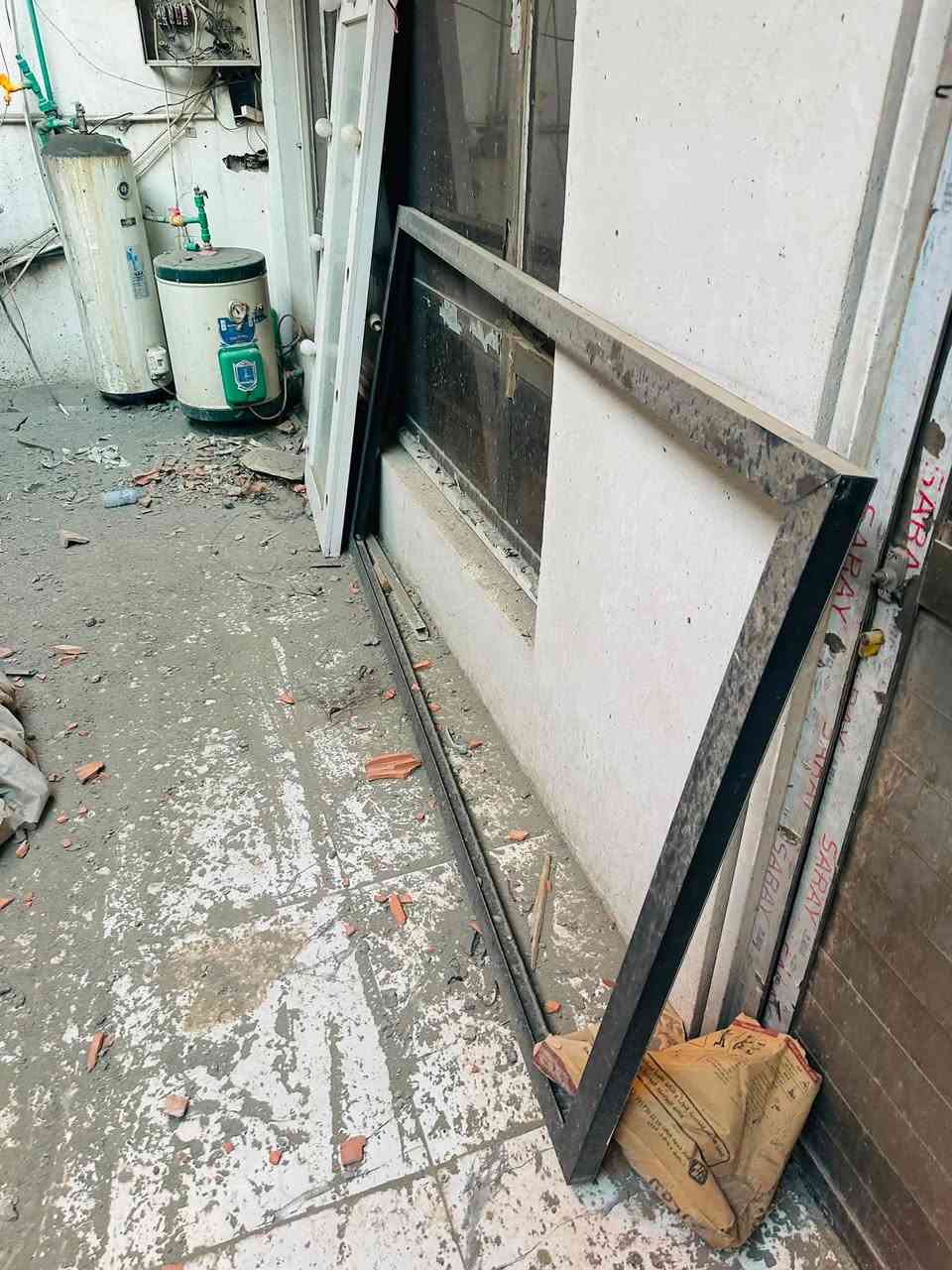 السلام عليكم عندي ذني الابواب للبيع عددهن ٧ قطع وياهن فريمات وهوائيات  العنوان المنصور


**إذا كنت صاحب هذا الإعلان وتريد حذفه لأي سبب، رجاءا أرسل رسالة إلى الدعم الفني**