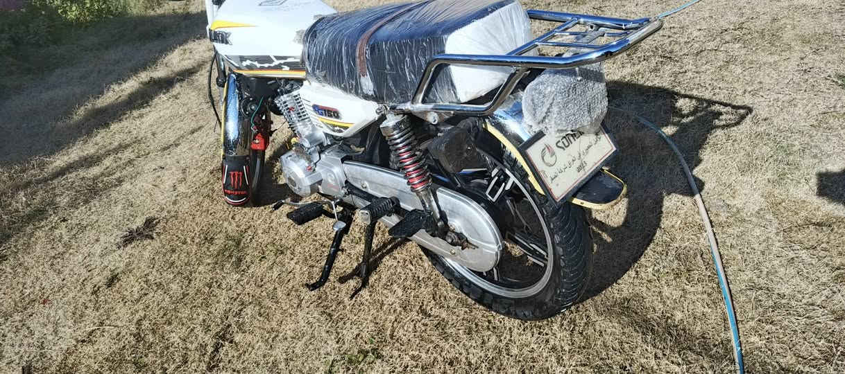 سيفان 23 اوراق
مكينه بلاديه كفاله 

كهربائيات كامله كله شغال دراجه مابيه كل نقص مجرد تشغل وتطلع والنظافه كدامك 
تشغيل عن بعد وسلف

سعر 700 وبيه مجال

عنوان / بابل / الجزائر 

رقم .***********
