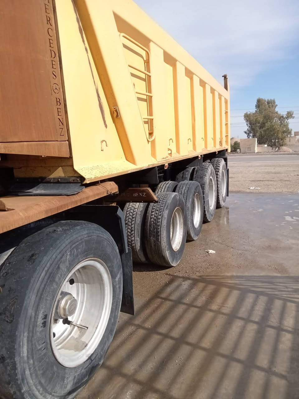 للبيع ٢٠٢٠ ذرعة ٢٠ بدون تعلاوة مع التعلاوة ٢٧ شاصي ١٦ دنكير ١٦ عوزهة زوج تاير بس الباقي كفالة عامة من كلشي ***********
