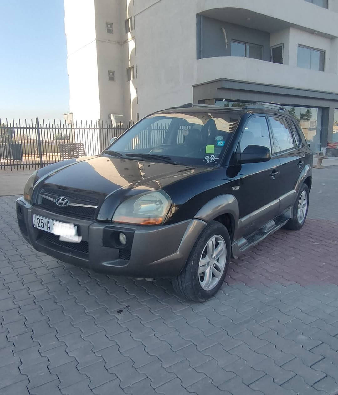 للبيع هونداي توسان خليجي 
1-موديل2009
2-رقم كركوك مشروع وطني لغاية 2027
3-گيراوتماتيك وعادي
4-دفتربنزين بي
5-محرك20بي بخار
6-مواصفات سلايت+abs+حساس خلفي+ريمونت كنترول+كشن جلد
7-ماشية182الف حقيقي
8-سيارة صبغ عام واكع عليه قمريه بچم كبس خلفي كبس بدون ضربة وحادث 
9-شرط التحويل والوكالة والغرامات السيارة كلها عالبلادماملعوب بي من الشركه يمنا
السعر83ورقة وبي مجال بسيط مكان كركوك كاتب التفاصيل كلها شراي خابر 
*********** كركوك, العراق
