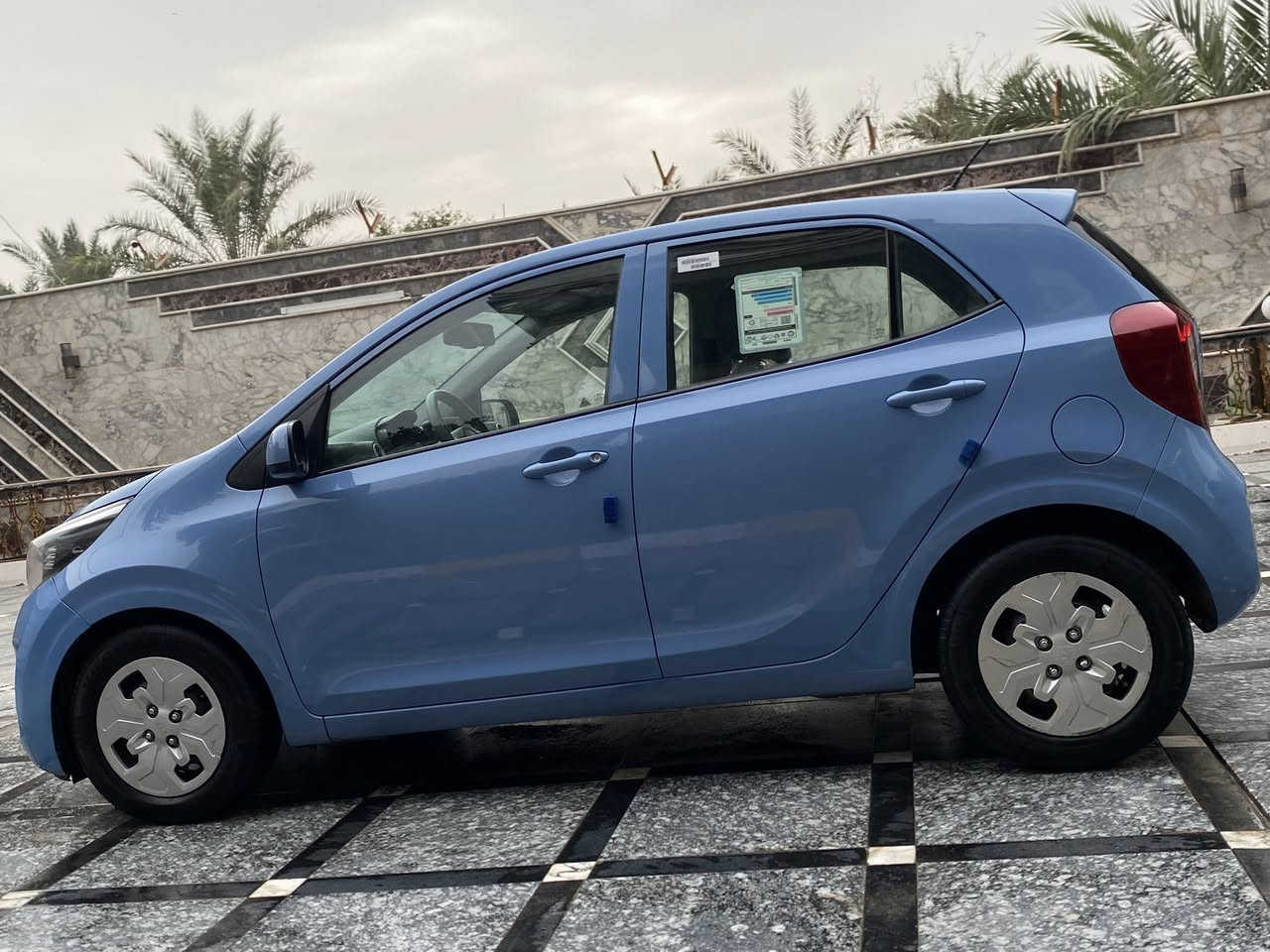 السلام عليكم
كيا بيكانتو
مديل2020
السياره جديده
ماشيه50الف
مواصفات
يوس بي
كامره خلفيه
منفذ يوسبي
لون ازرق 
رقم اربيل
تخم تاير
السياره شكد ماوصف بيه ماجي بحقه لين جديده
السياره بيه بارد فقط الباقي كفاله
سعر السياره112وبيه مجال
رقم (***********)
