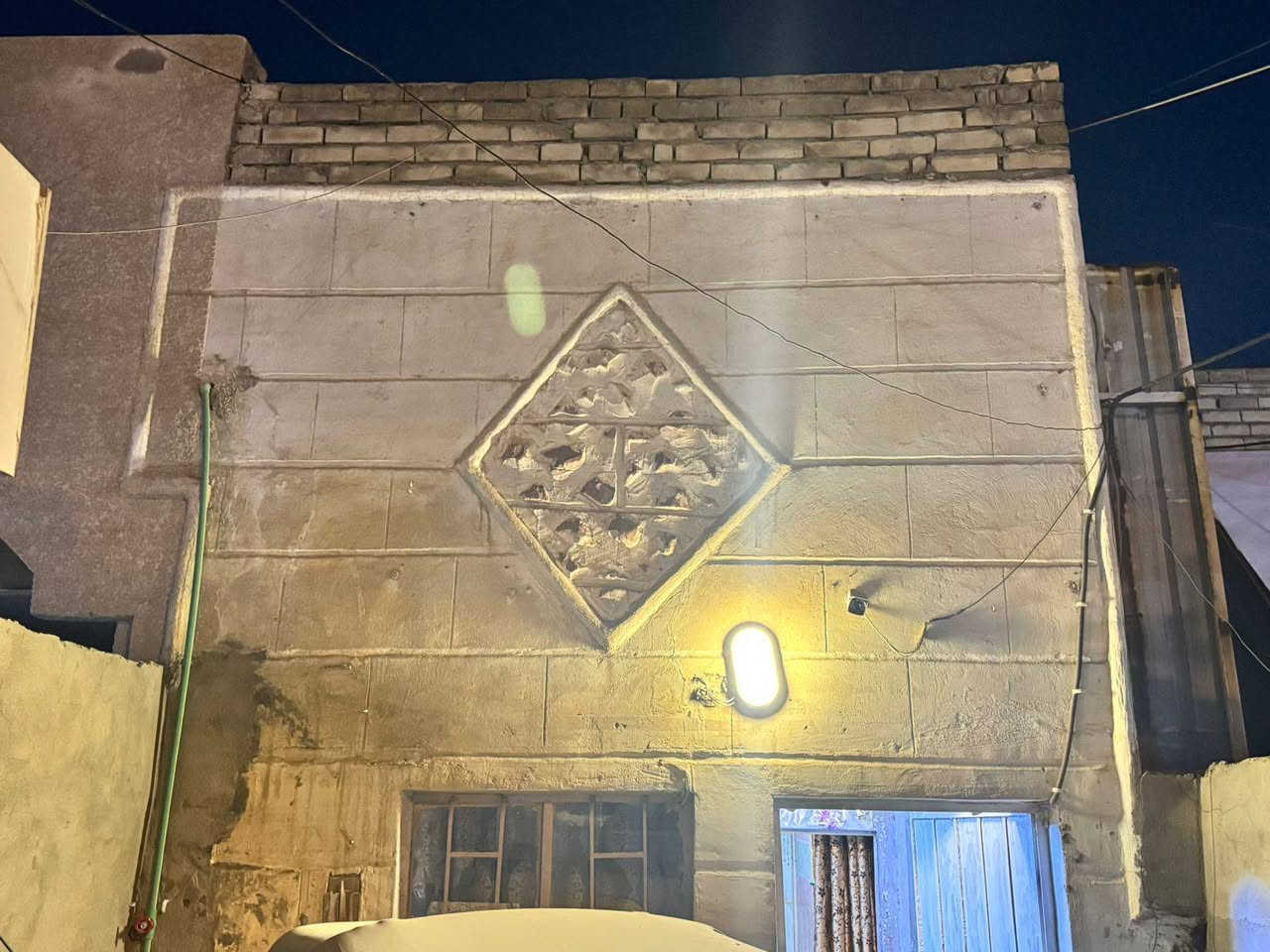 بيت طابو ملك في الورفي قرب جامع المصطفى

بيت مساحة 80 نزال 25 واجهة 3 ونص

بيت جيد مكان ممتاز منطقة هادئة جدا

الاستفسار على واتساب ***********
