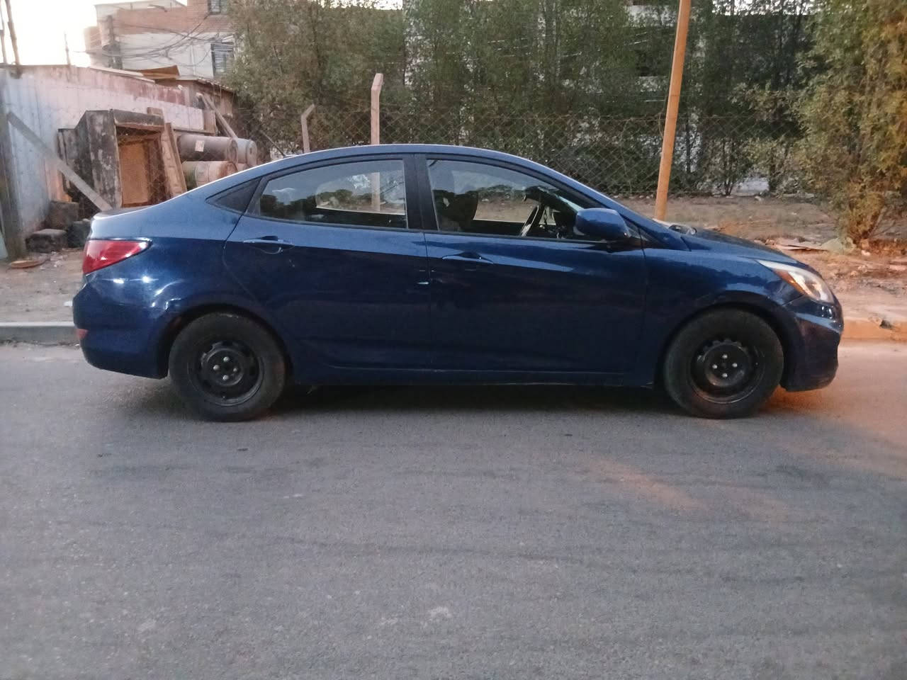 بسم الله ،،،،،،،،  اكسنت موديل ١٦ لون حبري كير ومكينه مكفولات محرك ١٦٠٠ تبريدها ثلج بمعنى الكلمه ما  ماشيه هوايه وارد امريكي  وباسمي ورقمها انكليزي بغداد مكانها العامريه بغداد السعر ٩٨ وبي مجال للاستفسار *********** بس الشراي يتصل رجاءاااا
