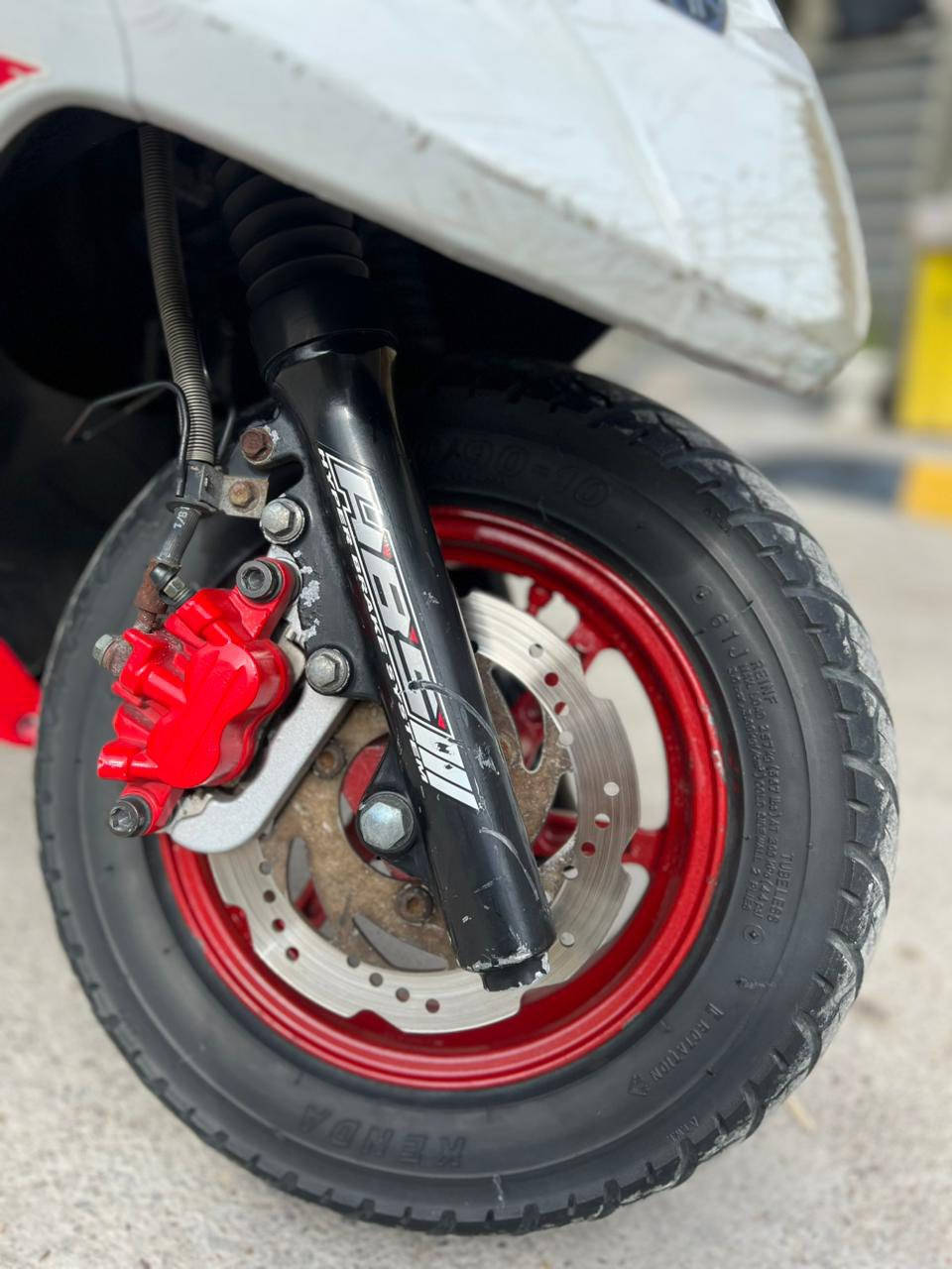 السلام عليكم دراجه جيتي أر 2010 نزلتها بمليون. 250
الدراجه نزلتها ركبه قبل 28يوم 
الدراجه ختم واحد وكاله شرط المكينه 
كلجات برغي مامفتوح دراجه بحاله الوكاله 
ماشيه 1800الف فقط 
الدراجه دهن ليكي مولي وبانزين محسن مضايكه العادي من جبتها ليهسه 
الدراجه مفوله 
ليد احمر 
تجي تفحصها وتكمل اله تأخذها 
وهاي صور الدراجه كدام عينك 
وهسه أريدها ب مليون 150 وبيها مجال لشراي فقط 
العنوان بغداد شهداء البياع 
الرقم ***********
اي استفسار واتساب أو اتصل عله رقم وبخدمتكم يروحي
