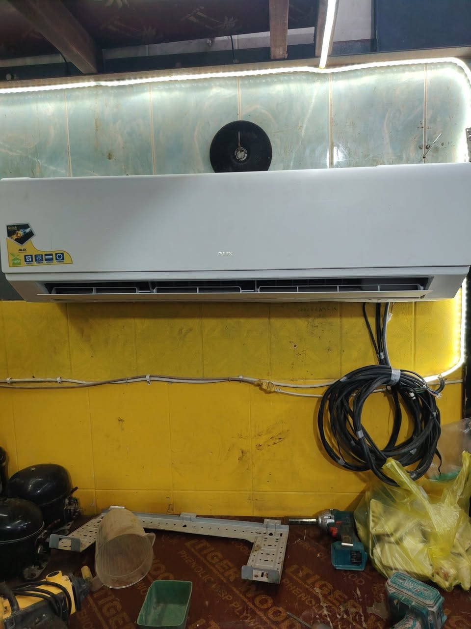 السلام عليكم سبالت اوكس ٢ طن عدد ٢ جدد مستخدم قليل
سبلت ميدا ستار ٢ طن ***********
