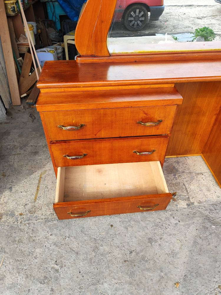 غرفة بدون قنصور نضيفة حيل السعر 160 الرفاعي 
*********** موصل, نينوى
