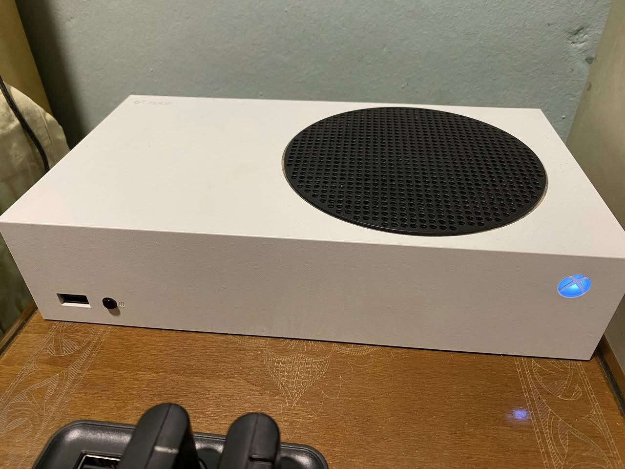 Xbox series s
نضيف جدا غير مفتوح مع كامل ملحقات
يد اكسبوكس اصلي 
بطاريتين شحن 
سماعة كيمنج 
كيبورد RGB


**إذا كنت صاحب هذا الإعلان وتريد حذفه لأي سبب، رجاءا أرسل رسالة إلى الدعم الفني**