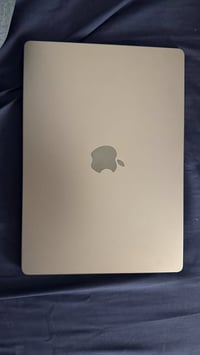 Macbook pro M2 pro 512GB Hrad 16GB Ram 120HZ  كامل ملحقات شاحن وكارتون...