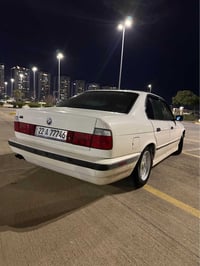 موديل 1990 • جلد اسود • تسجيل 2030