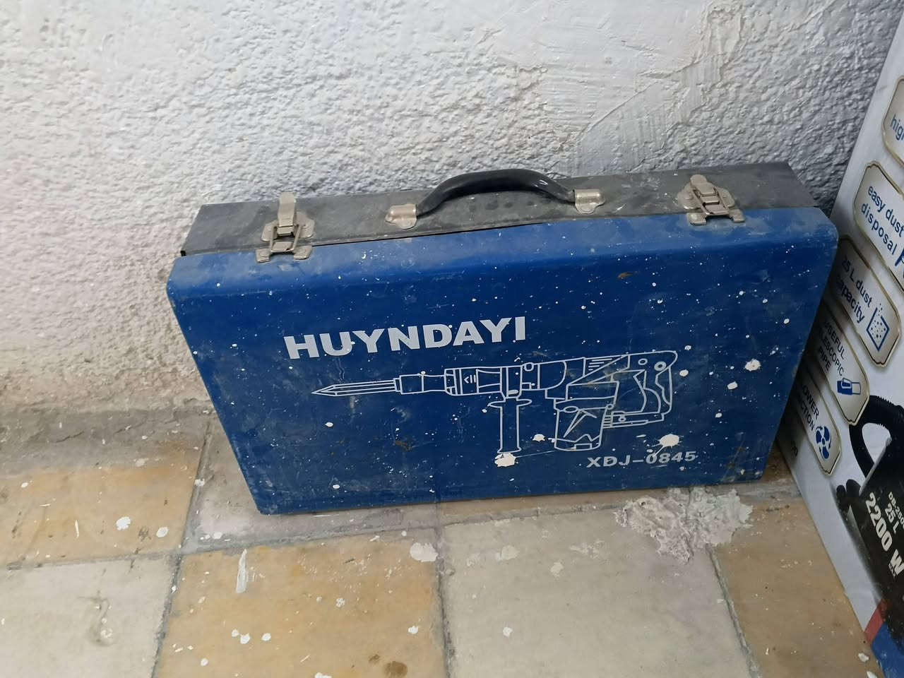 مكنسة كهربائية استعمال شي قليل 65 الف
مكينة غسل زوالي والتخم والتنشيف بنفس الوقت 125 الف 
دريل تنكير جدران 45 الف مستعمل شي قليل 
طباخ جدآ نضيف مع قنينة غاز حديد 125 الف 
بغداد الحرية 
***********
