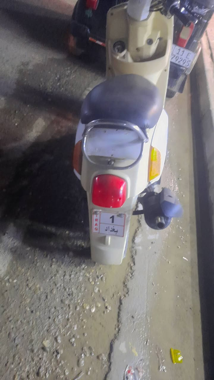 سلام عليكم دراجه ماكس بوليس نضيفه صالنه اف ام للبيع مكان ال حسينيه السعر 450 وبيها مجال 
***********
