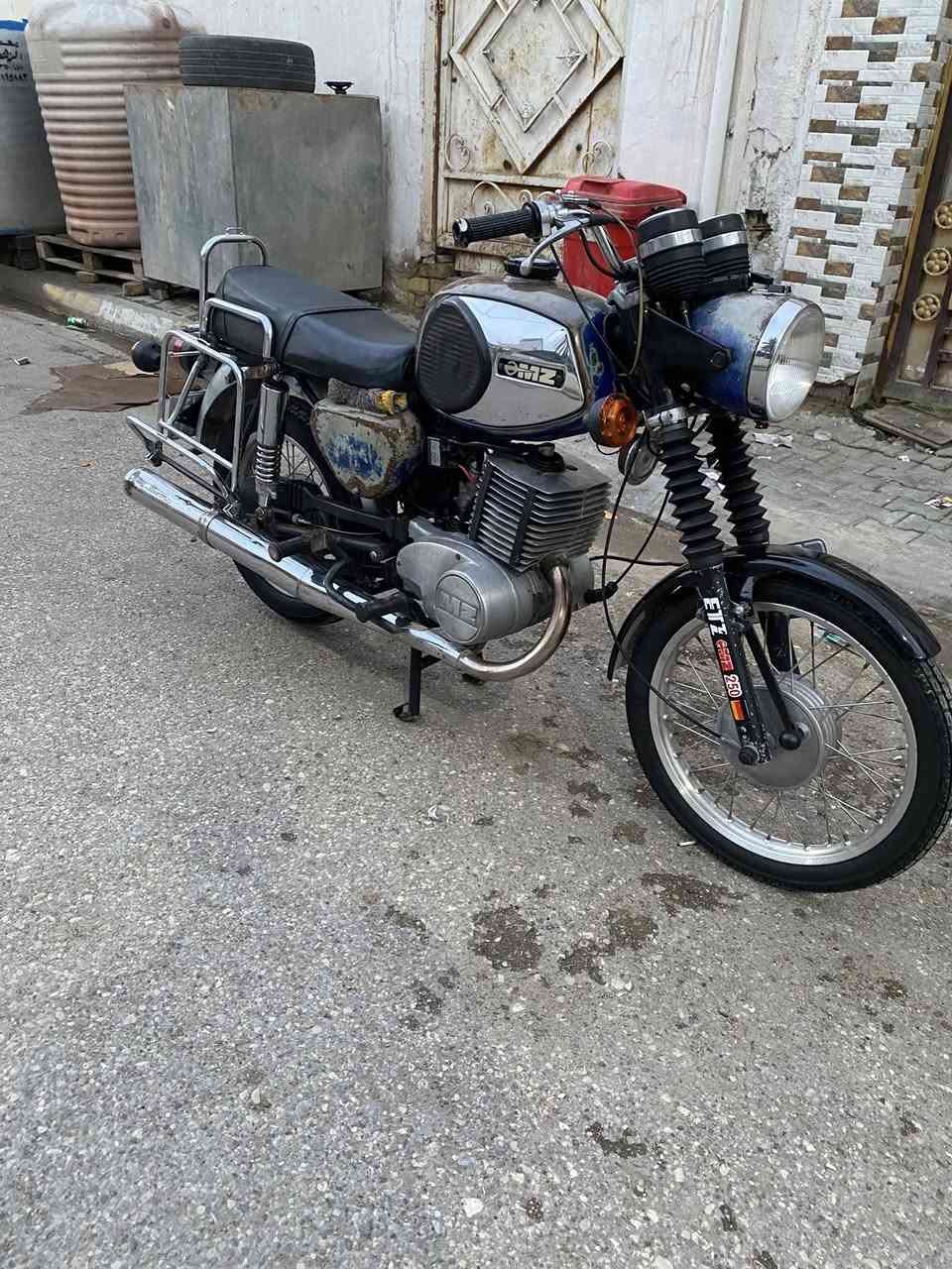 السلام عليكم جنايتنا العزاز امزت 81 للبيع سايز 5توه مكصوص شاصي مابي لحيم كهربائيات كله شغاله تاخذه ربع ماذب اتريد ابيعلك رقم وسنويه وتريد بدون الاستفسار اكثر اتصل ع رقمي وبيك خير وتدلل *********** المكان كوت
