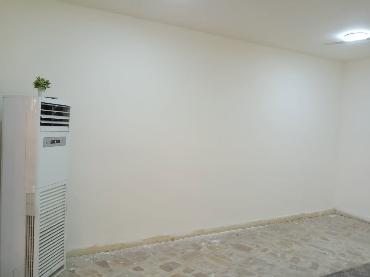 � صبغ وديكورات حديثة بأفضل الأسعار 🔹
تريد تجدد بيتك وتخليه يبين أفخم وأجمل؟ ✨
نوفرلك خدمات متكاملة:
✔️ صبغ داخلي وخارجي بجودة عالية
✔️ معجون وتسوية جدران باحتراف
✔️ تنفيذ ديكورات عصرية وزخارف وإضاءات مخفية
✔️ ألوان حديثة حسب ذوقك
✔️ شغل نظيف وتسليم بالوقت

نشتغل بدقة واهتمام بالتفاصيل حتى يطلع بيتك بشكل يرضيك 100% 👌

للاستفسار والحجز راسلنا ع الخاص أو اتصل بينا 📞
***********

— مقاول مثنى خيري

#صبغ #ديكورات #تشطيبات #مقاولات #تجديد_بيوت
