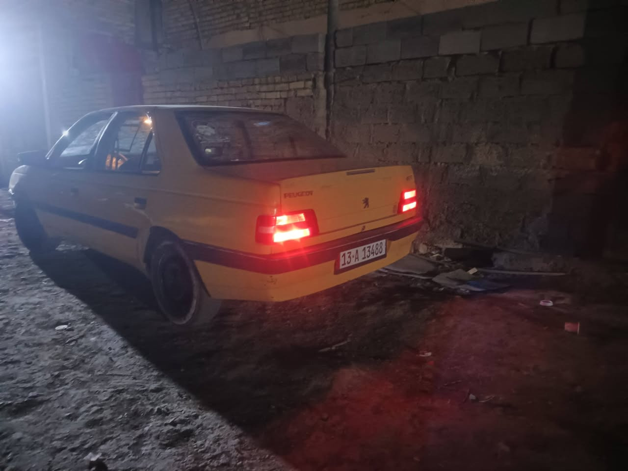 سلام عليكم بيجو 405موديل 15كشر شوف العين تبريد ثلج كير محرك خير من الله سنويه لل31 سعر 30وبيهه مجال هاذ رقمي اليريدهه بخدمته ***********
