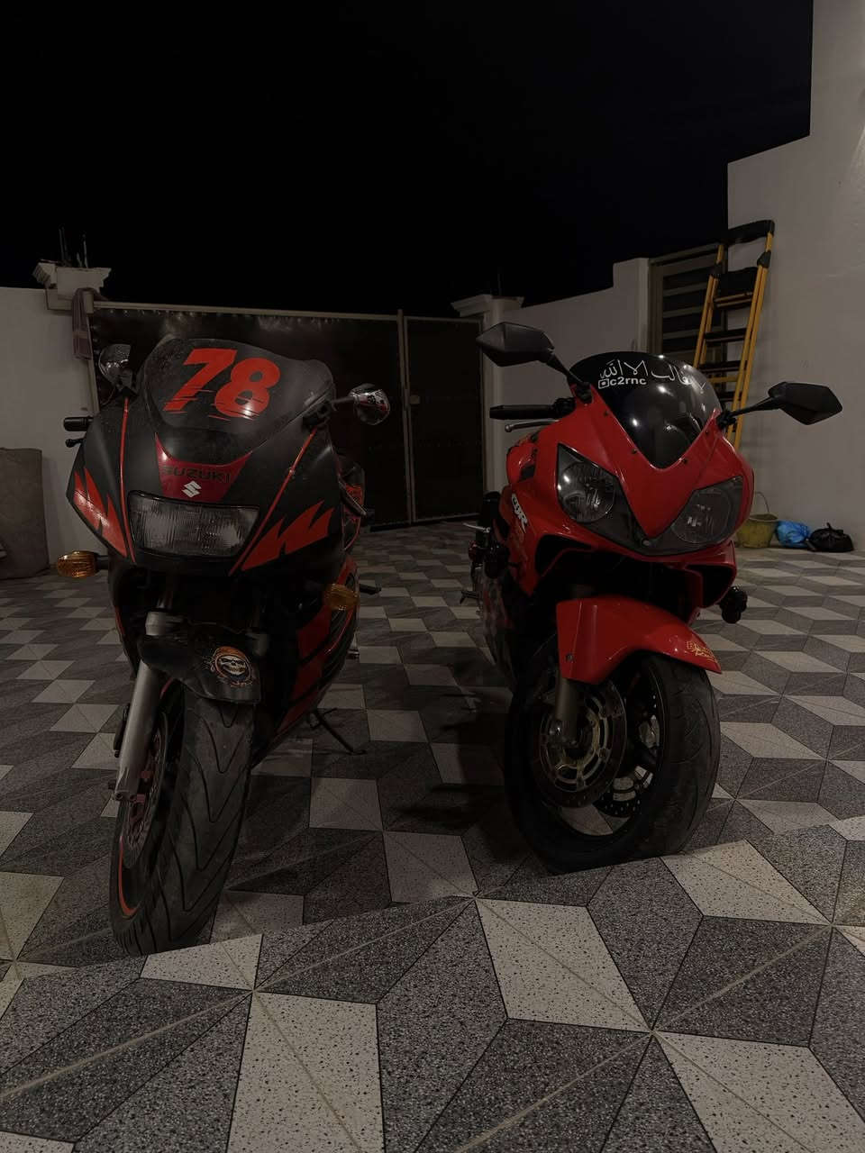 سلام عليكم
للبيع f4i
كفاله عامه 
بلكات مال شركه
تخم تاير جديد 
ماشيه ٣٣ الف 
دراجه بحاله وكاله 
اوراق كامله 
كمرك الميناء موجود 
سعر 35 قابل تفاوض 
دراجه احلا من الصور بهواي 

مكاني الانبار عامريه صمود 
رقمي ***********
