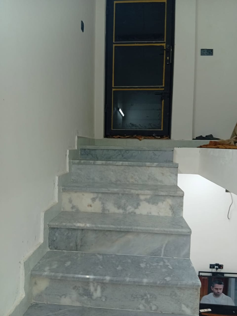 تفاصيل 
والصور البيت   
تفاصيل ،👇👇👇
دار للبيع مساحة 100م مدخلين استقبال  وطبخ وغرفة وحمام طابق واحد بناء حديث زيرو سند 25 مكاتبة وكالة ونسخة من السند بيت جاهز تسليم فوري مكان الشرطة الخامسة منطقة الدوانم بيع نقد واقساط
مكتب ياسر ابو عمار 
للتواصل ***********
واتساب
للستفسار خاص
