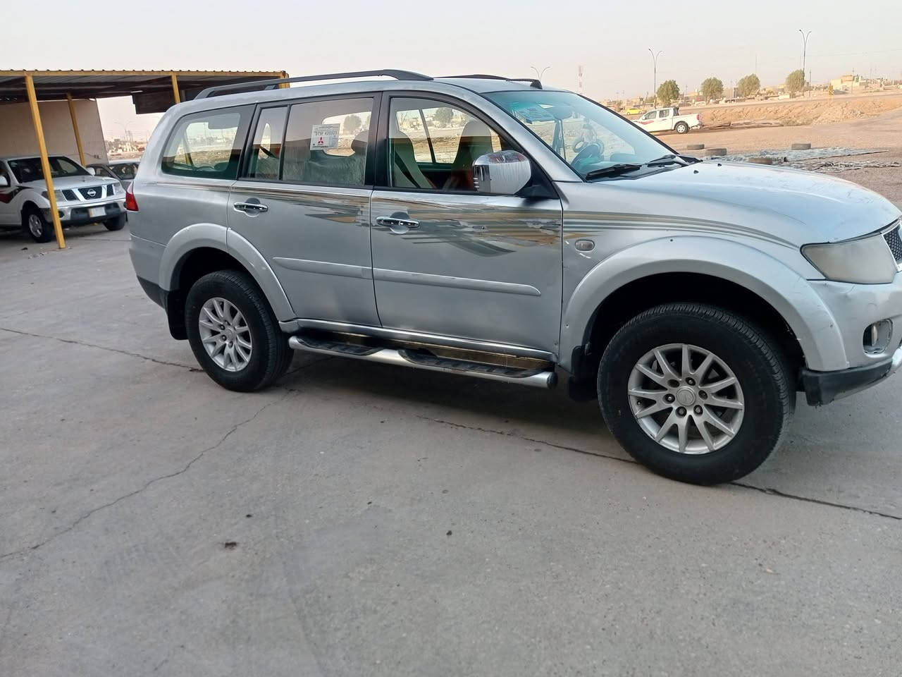 السلام عليكم ورحمه الله وبركاته 
للبيع سيارة باجيرو موديل 2009 مشروع وطني رقم بغداد سنوية لغاية 2027 محرك 3500 تحتوي على منظومة غاز تخم تاير جديد باتري جديد حدادية ٪70 مري شفط ريموت 
لايت زنون غرفة حلوة والحقيقة احلى سبعة راكب شاشة كامرة تبريد فقط كمبريسر السعر ٧٢وبيها مجال رقم الهاتف 
***********
