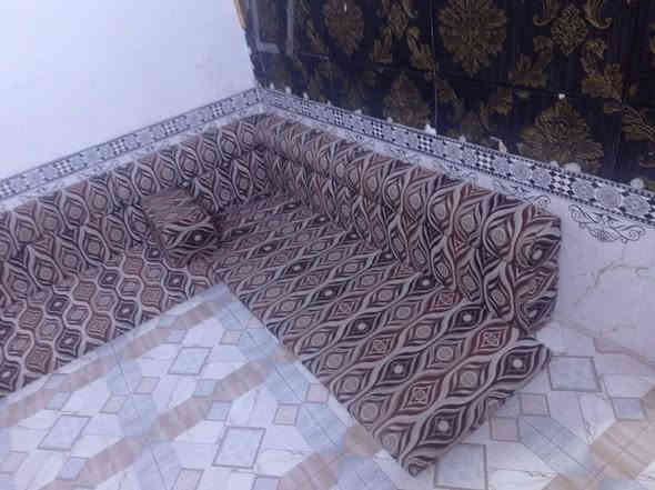 مرحبا ديوان للبيع نظيف كلش اي ضرر مابي تجي وشوف بعينك نظافه فول 6 دواشك 8 دكية ظهر و2 زوايه و5 تكيات السعر 160 وبي مجال العنوان الشطره حي الشرطه التواصل ع الرقم واتساب/***********
