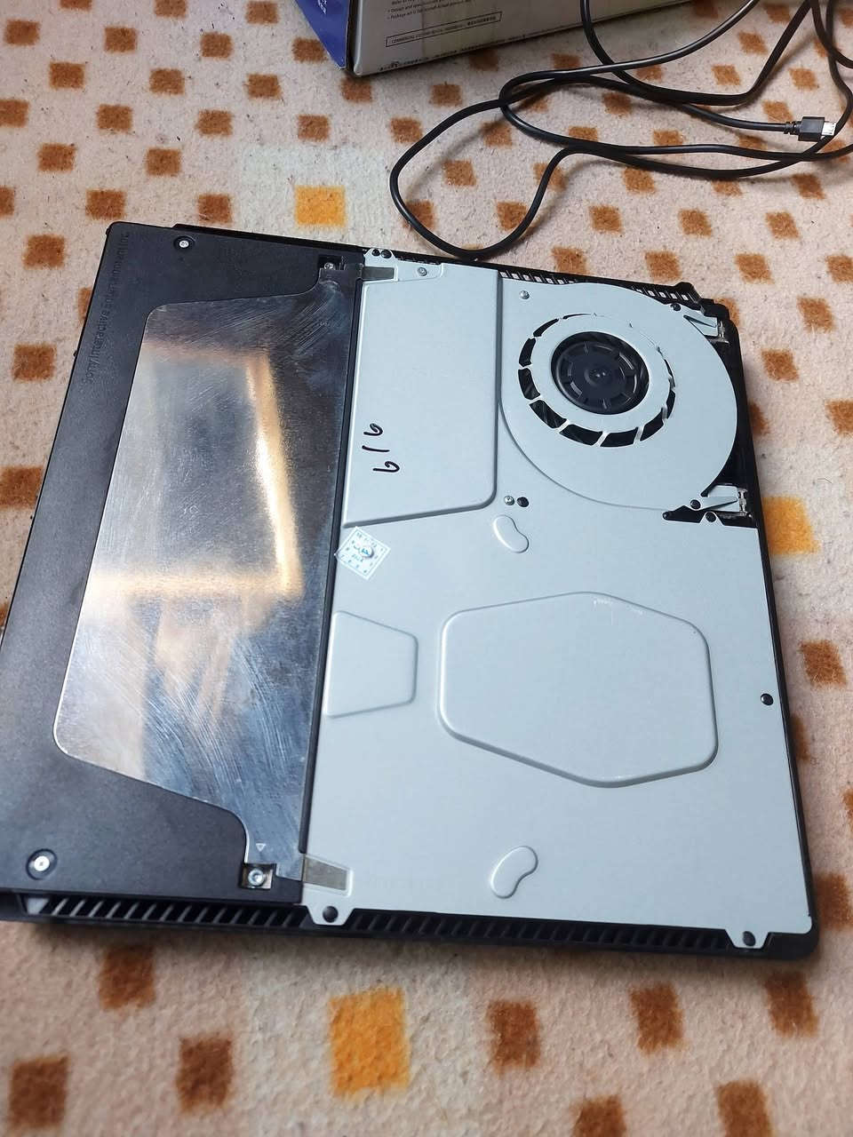 سلام عليكم بلي 4سلم اون ألاين جديد الله شاهد حته مامستخدمه بعده بلكارتونه ويا قرصGTA وبيس17 وكيبلات اصلية  اشتريته بلمشايه وضامه مشغله بس 4 مرات تجي تاخذه من باب البيت ***********   225 الديوانيه قضاءسنيه
