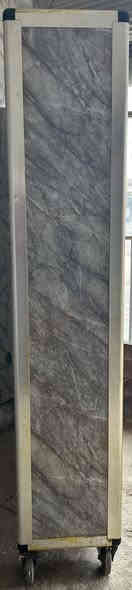 اسلام عليكم رفوف  المنيوم او مكتبه هم صير متحركه جديده ونضيفه كولش مثل مشوفون الضهر الصفحه الوجه كله نضيف للبيع السعر خاص توصيل ماعدي مكاني نجف كوفه والي يحب يخابرني هاذه رقمي ***********
