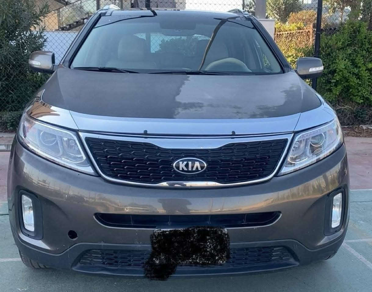 تحيه طيبه السلام عليكم
كيا سورنتو 2014

فول مواصفات فئه eX

عداد 127 ميل 

مكينه 6 سلندر 3300 ,

بصمه تشغيل 

بصمه ابواب 

تحكم ستيرن 

حساس خلفي 

شاشه كامره 

داخل جلد أصلي 

مري شفط 

ترحيب على بعد 

فور ويل 4x4 

رادارات أمامي 

تحديد مسار 

قيادة ذاتي 

كشنات كهربائية 

7 راكب 

ويل كب 

كشنات تدفئه تبريد 

أناره داخليه

8 ابرياك  لا يت زنون 

علامة ترحيب ،KIA

شاحن وإير لس 

نقطه عمياء 

فول مواصفات 

حادث موضوح بسيط ضرر مزده شويه من جاملغ 

شرط بدون داخل او ابرياك 

وضع الشركة 

رقم بغداد باسمي تحويل مباشرة سنويه لغايه شهر 11
 2026 

السعر 166 ورقه وبيها مجال قليل حك تقدير 

أي استفسار 

*********** 

مكان بغداد كرخ
