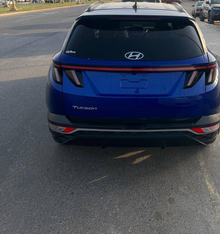 السلام عليكم :هيونداي توكسان2023 رقم بغداد تسجيل جديد
سعة المحرك : 2.5
الوارد :  امريكا 
:اللون : ازرق غير محدد
الكشنات  : ابيض جلد
قراءة العداد : 47  الف ميل 
-بصمه تشغيل
-بصمه ابواب
-تشغيل عن بعد
-رادار امامي رادار جوانب أشاير بالمري قياده اليه- نظام مساعدة عدم الانحراف                                     - نظام النقطة العمياء ( حساس مرايا جانبيه)- هاند بريك بصمة 
-اوتو هولد
 - كاميرة خلفية بدقة عالية 
- نوع المقاعد: كهربائي  - تدفئة - المصابيح:  زينون - إضاءة ليد- ليزر 
مكان السياره :  الصويره 
للاستفسار(***********) 
السعر 190 $ .
