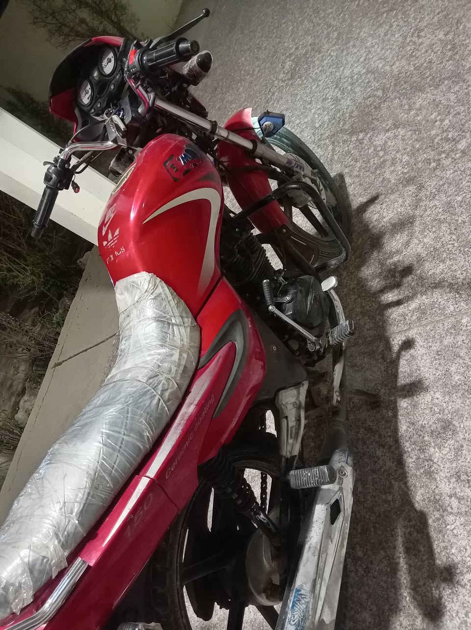 دراجه سايم موديل 17 مكمرك اوراق كامله ما ناقصه شي محرك وكير كفاله
وكهربائيات كلها شغاله
سعر الدراجه ٧٠٠ الف وبي مجال بسيط
عنوان الدراجه الانبار _الحبانيه _الخالدية


**إذا كنت صاحب هذا الإعلان وتريد حذفه لأي سبب، رجاءا أرسل رسالة إلى الدعم الفني**