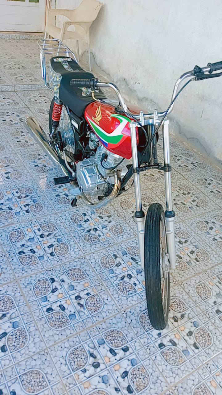 السلام عليكم دراجه للبيع كلك اللي يريدها يندلل احط رقم التلفون ما متواجد على الفيس ***********
