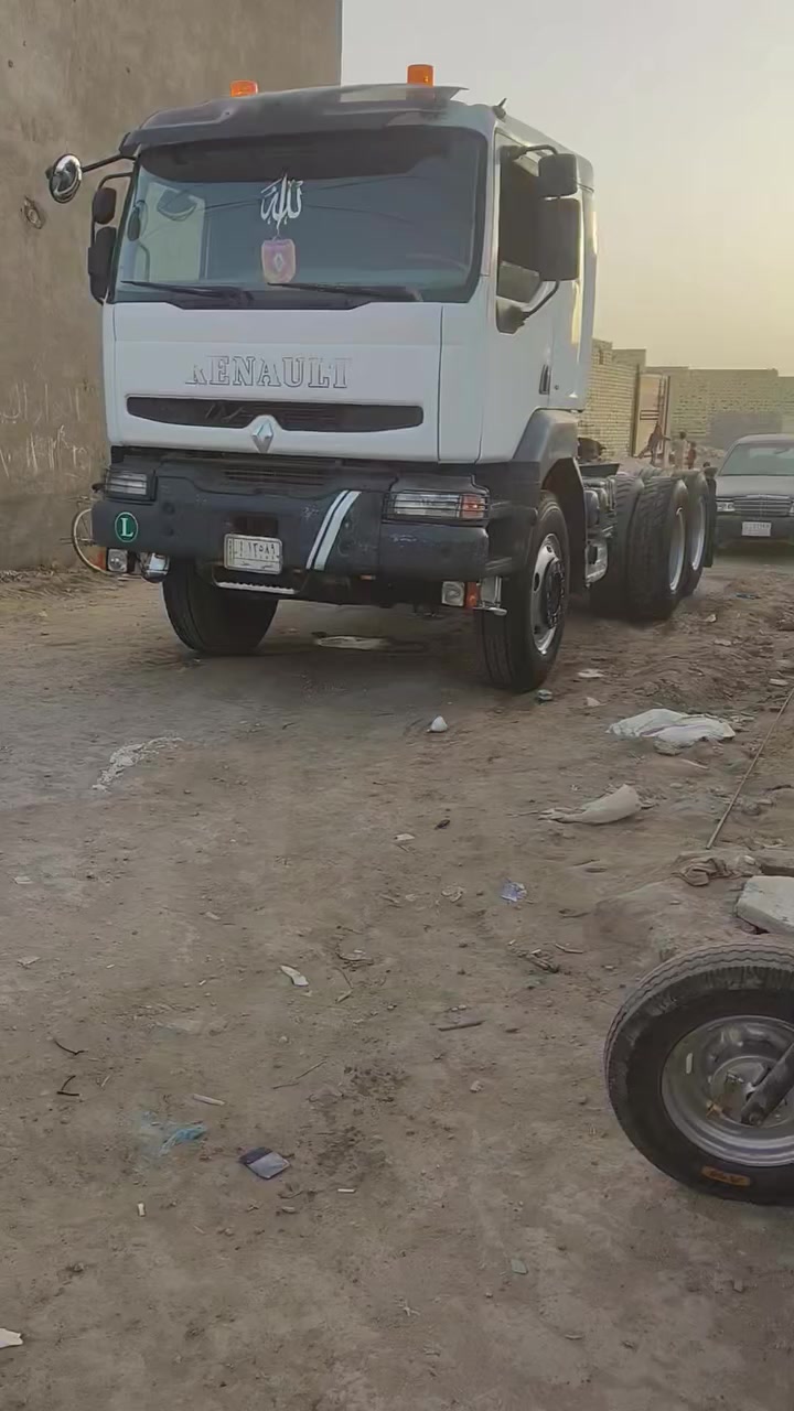 السلام عليكم رينو للبيع بم ونوزل بلادي كير ومكينه مكفولات مجموعه جي اف تخم تاير ثلث لوحات سياره جاهز للعمل مكان السياره ذي قار الفجر السعر 175 رقم الهاتف ***********
