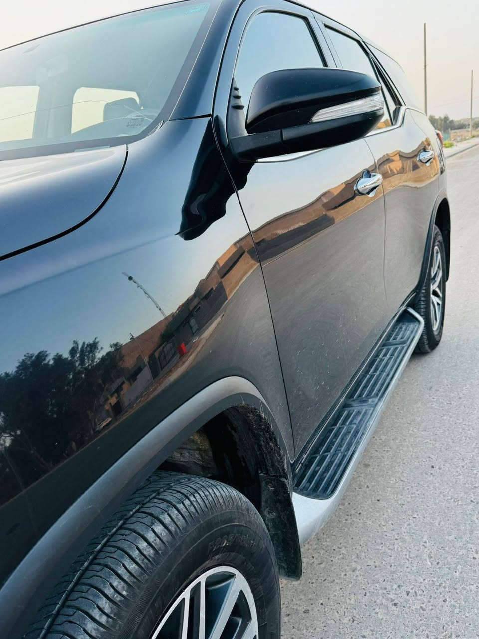 السلام عليكم
تويوتا فورتشنر 2016 خليجي 
بيها صبغ بالبونيد والجاملغ الايمن مبدل بدون دواخل 
رقم اربيل 
سنوية ورقم جديد 
شرط التحويل 
6 سلندر 
محرك 4000
بصمة 
صندوق كهرباء 
فور ويل 
كاميرا خلفية 
محرك كير تبريد صدر بالشرط 
السعر 23000$
ب230ورقة وبيها مجال بسيط 
العنوان 
صلاح الدين قضاء الدور 
***********
