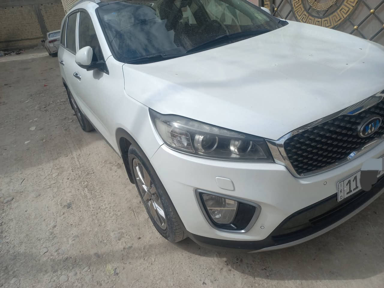 السلام عليكم 
عندي كيا سورنتو 16 
مكفولة كفالة عامة 
صبغ بارد تبديل
فول مواصفات كويتي
رقم بغداد انكليزي 
مكاني بغداد 
للاستفسار 
***********
بيه واتساب
