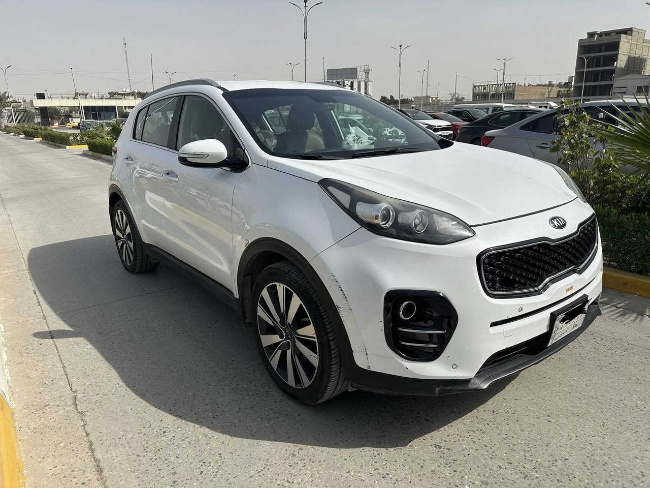 كيا سبورتج 2017 خليجي مكفولة عدا بارد في باب السائق
محرك 2000 دوش 

اوتوهولد كراسي كهرباء حساسات اكامي خلفي وكاميرا خلفي  والمرايات شفط ومواصفات أخرى

عداد المسافة 83 ألف كم 

السعر 175

وبي مجال 

***********

المكان بغداد
