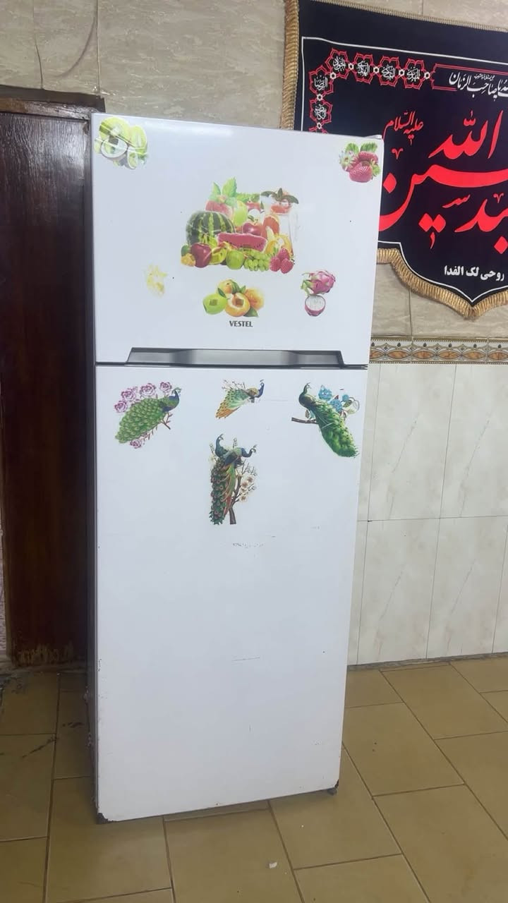 سلام عليكم ثلاجه نضيفه كامله لبيع ***********
