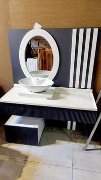 للبيع هفلان السعر ١٠٠الف وبي مجال للإستفسار 07503644534