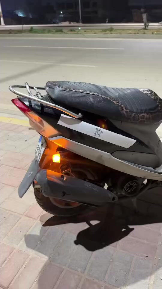 السلام عليكم ماكس للبيع بوشة 49مفتوحة الدراجة طالعة من بغداد بيهه مني فيز ومكاتبة السعر يم الولد ‏‪***********‬. أنه ملكف بل نشر فقط
