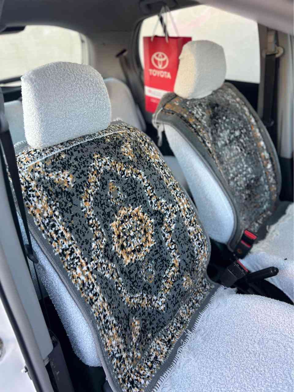 تۆیاتا یارس ٢٠٠٨
تەنها ٢١٥.٠٠٠ کم رۆشتووە
ماسەفات ٥ بالیف
گێر تۆماتتک
٤ جام کارەبای
کوشین جەگ
مەکینە گەورە
سەنەوی نوێ 
رەقەم نوێ
ژینگە ورێگاوبان نوێ
هەزە وفحس نوێ
سپێری دانەبەزیوە
چوار تایە نوێ
لە هەولێرم
رەقەم مۆبایل ***********
ڤیبەر و واستئاپ أربيل, العراق
