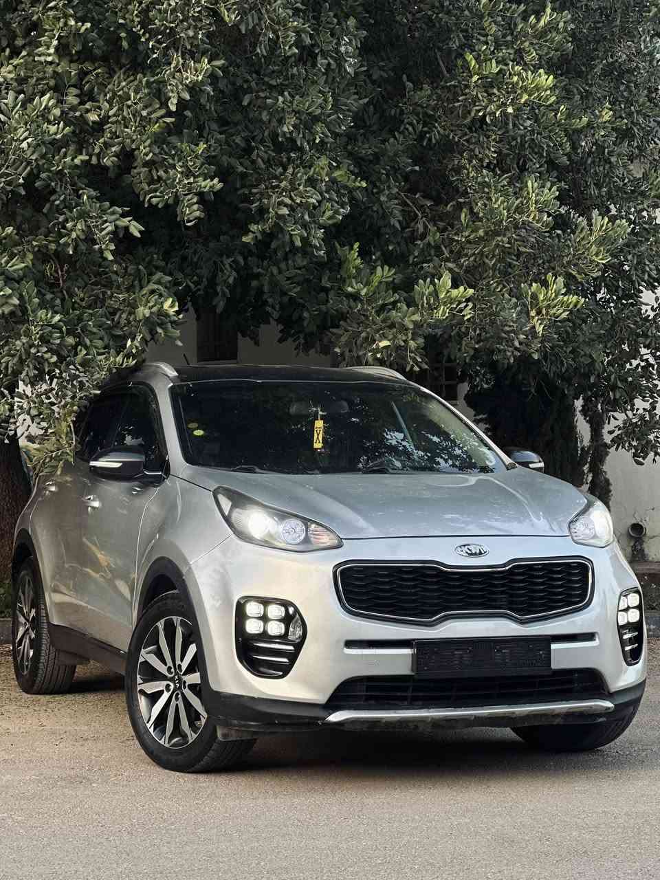 ‏‏Kia sportaj 2017 🩶👑 باللون المميز
بسعر خرافي عالكاش..وامكانية البيع نص بنص♥️👌🏻
‏🎖 ‏Engine : 2000 dezil Turboo  💨 ‏
🎖 ‏Fuel type : Dezel  ⛽️ ديزل اقتصادي 
🎖عدد الركاب 4 + 1 الخيار العائلي الافضل
🎖 ‏Horsepower : 185  🐎 عدد الاحصنة
‏🎖Model  - 2017  🚘
AUTOMATIC : اوتوماتيك🎖️ 
🎖️هوك خلفي شركة
‏🎖Full Loaded ++ 
‏🎖 Chick : فحص نخب النخب و ممتاز  
✨ مطور 2000ديزل تيربو ،،
✨ مفتاح تشغيل
✨تحكم ستيرنج  فيه جميع الوضعيات 
✨صالون وفرش جلد بالكامل بوضع ممتاز 
✨ نظام ال Drive Mode فيه عدة وضعيات قيادة
✨ ليدات امامية ✨ ليدات خلفية ✨ كشافات ليد
✨ شاشة اكبر حجم ✨ حساسات خلفية 
✨ كاميرا خلفية ✨ تحكم ستيرنج كامل 
✨ جنط مميز  شفرات اصلي ✨ موري شفط كهرباا 
✨ مكيف ديجتال سهل الاستخدام 
✨ بطارية جديدة 
✨ كوشوك بحالة ممتازة
✨ عدسات  زينون على الاضوية الامامية
‏✨ Bluetooth … USB … AUX 
🔥والمزززززيد المزيد من المواصفات والمميزات🔥 
⚡️امكانيه البدل على بعض السيارات 
⚡️وامكانية البيع عن طريق كافه البنوك


**إذا كنت صاحب هذا الإعلان وتريد حذفه لأي سبب، رجاءا أرسل رسالة إلى الدعم الفني**