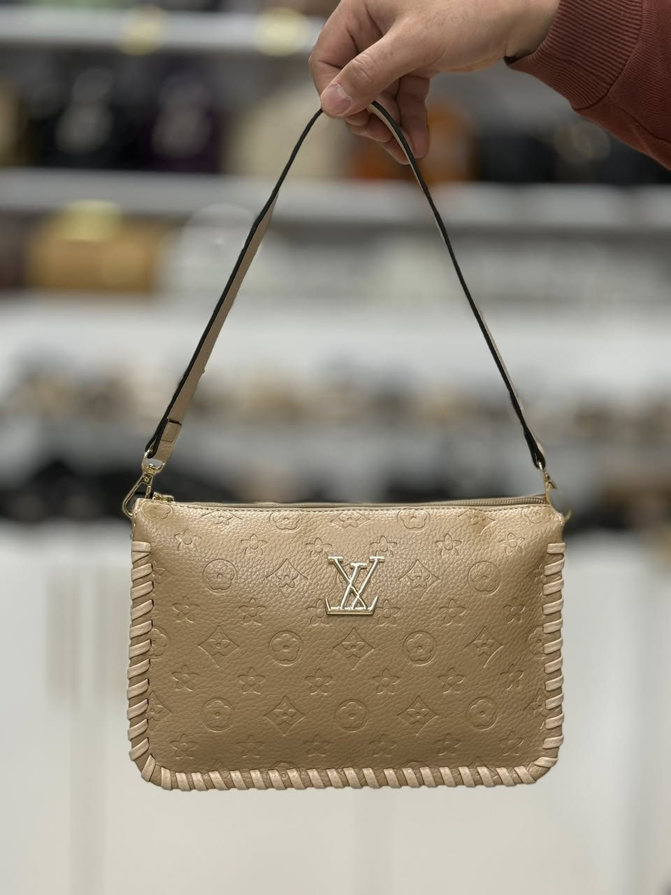 جديد 🧰

حقيبه لويس ڤيتون 💼 جلد طبيعي طري💼 تحتوي3خانه💼 متوفره الالوان كامله 💼 

العنوان:- مول المدحتيه -الطابق الثاني- رقم المحل (25)


**إذا كنت صاحب هذا الإعلان وتريد حذفه لأي سبب، رجاءا أرسل رسالة إلى الدعم الفني**