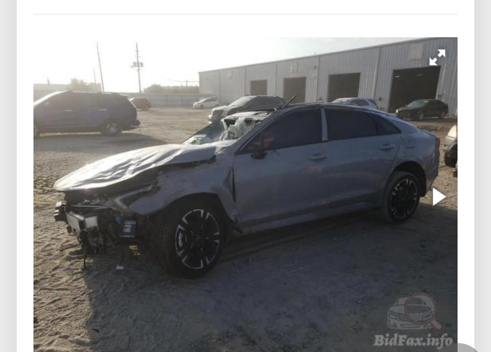 ))

k5 GT 1600  تيربو موديل22 محرك 1600تيربو  مجموعة الدولية فول مواصفات 1/1 رقم بغداد الشكل الرياضي بحالة ممتازة جداً
السعر150

 سعة المحرك1600تيربو
 مرتبط بناقل حركة أوتو 6 نمر
 عدد AIR BAG 2
 حساسات أمامية
 حساسات 
GT 1600  تيربو 🚀

لون مميز سمنتي

موصفات 

بانوراما طكتين

كشنات جلد احمر

كشنات كهرباء

كشنات تدفئه 

شاشه جبيره 

كامره دواره 

حساسات امامي 

حساسات خلفي 

رادار امامي 

رادار جانبي 

رادار خلفي 

اوتو هولد 

اوتو ستوب 

تبريد قطعتين 

وبعد بيع هواي مواصفات معروفه

 لايت زينون 3 عدسات + LED
 كشافات زينون
 بك لايت LED متصل
 بانوراما !!️
 حجم الإطار 235/45R18
 ويل كب 18 !!️
 4 دسك
 قبضات أبواب من الألمنيوم
 اريل نكشتر
 مفتاح التشغيل بصمة
 تشغيل عن بعد
 شاشة Apple Car play
 كاميرا دوارة
 الإنارة الداخلية LED
 المقاعد جلد لون احمر
 حركة المقاعد الأمامية كهرباء
 الذاكرة ميموري لمقعد السائق
 تتسع المقصورة لـ 5 ركاب
 مثبت السرعة Cruise
 المودات والأوامر الصوتية
 أوضاع القيادة Drive Mode
 فحص أنظمة السيارة
 حساسات ضغط إطارات
 تبريد شاشة
 قطعتين تبريد
 هاند بريك كهرباء
ABS 
Auto Hold أوتو هولد
 ISOFIX ايزو فكس
 نظام مانع الانزلاق
 بردات أبواب خلفية
 إشارة في المرايا الجانبية
 مخرج منفذ الطاقة 
WIFI / Bluetooth / USB 
 تصميم الدواخل 
 شاحن هاتف wireless

التواصل واتساب و اتصال ) ‭0774 705 8100‬
