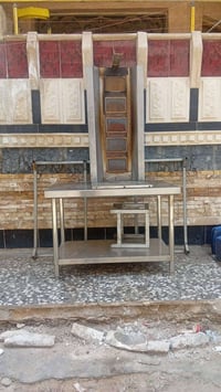 شوايه كص او ميز ستيل ول استان او صينيه مكاني بغداد شارع حيفا 077362364...