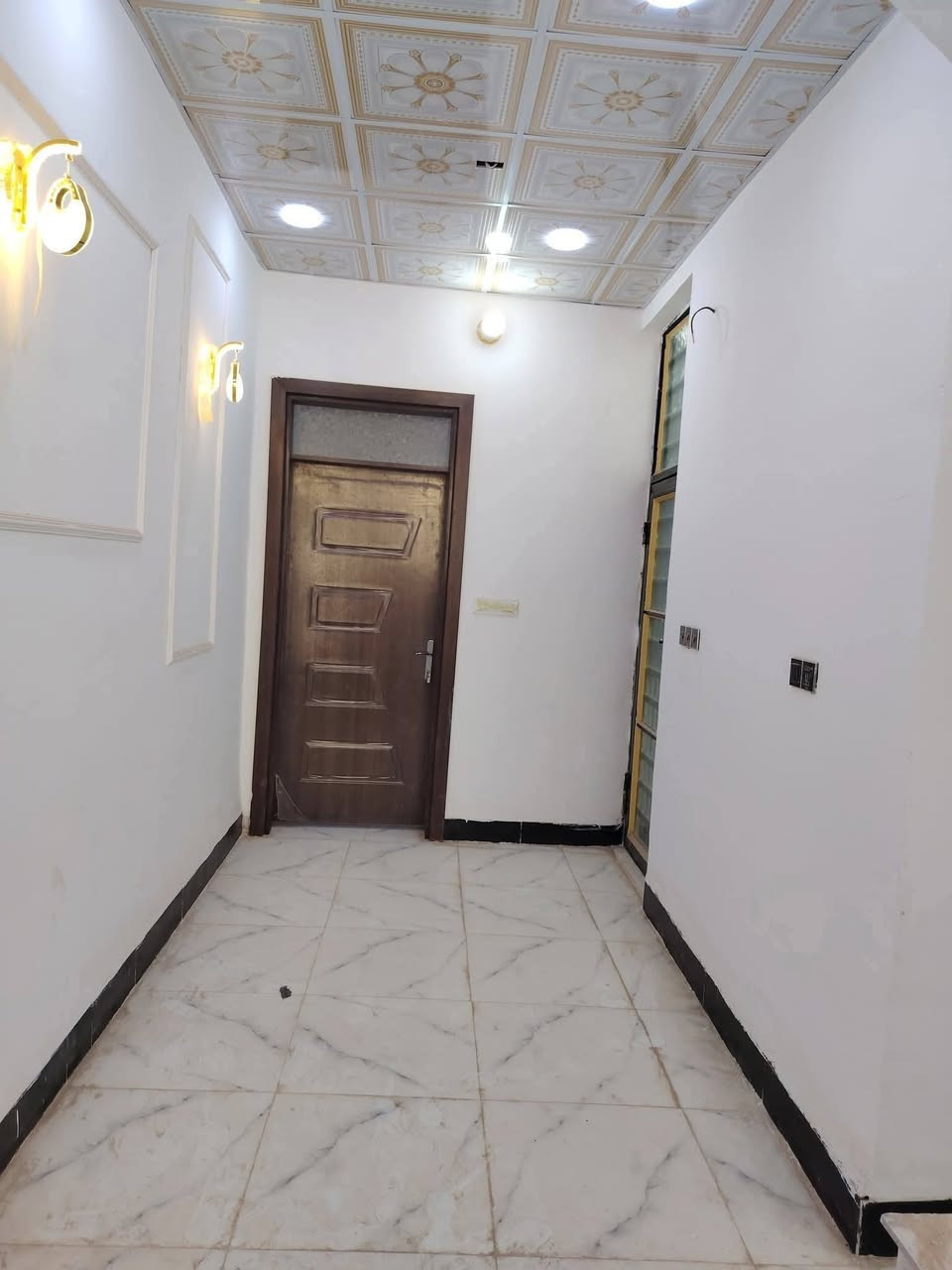 دار للبيع  50 م 🏡
✅ مشمول بقرار التطويب 
طابو زراعي سند 25

بسعر /19/ مليون مع المجال
موقع /نجف 🏡شارع الحولي مال المطار عمود/ 314 

البناء 🏡 
غرفه/صاله/مطبخ / صحيات خارجيه/مكشوفه
بناء مرتب/ اساس + سقف كونكريت + طابوك

ألخدمات 🏡 #بعد_عن_سوق_100م
ماء/كهرباء/مدارس/سوق/تبليط شارع 17 متر/مولد

***********.    يوجد وتساب
