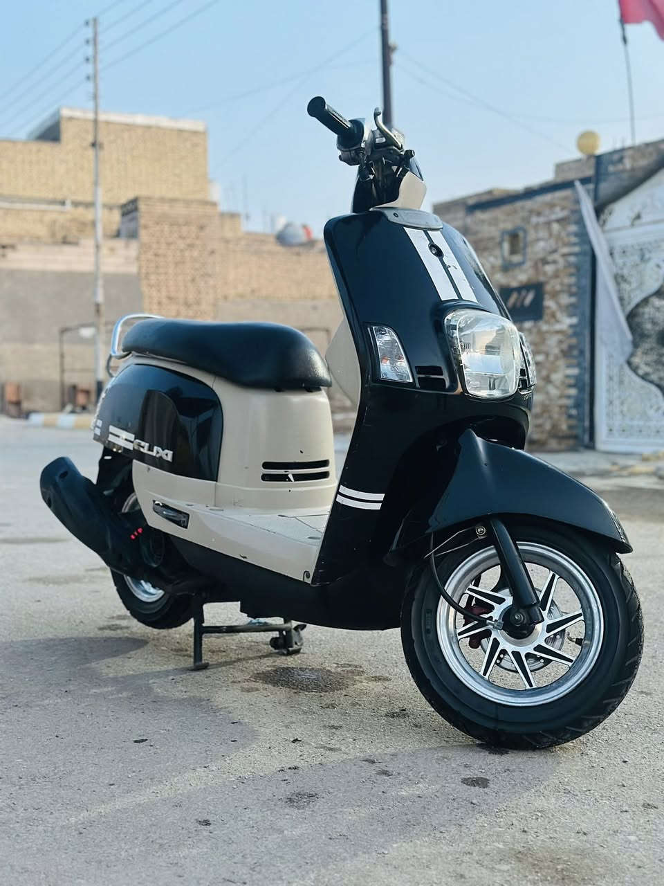 السلام عليكم دراجه ماكس بوليسي حاويه قبل شهر مطلعها وحتى ما اطلع بيها  ويل كب من شركة WEID
مكينه واكسل شرط فول نهضه ومعدل كفرات كفاله من تبديل وصبغ وحتى التكحيل كهربائيات كلها شغاله دراجه جديده بمعنى الكلمه مكاني ناصريه مدينة الصدر سعرها مليون وربع وبيها مجال قليل ***********
