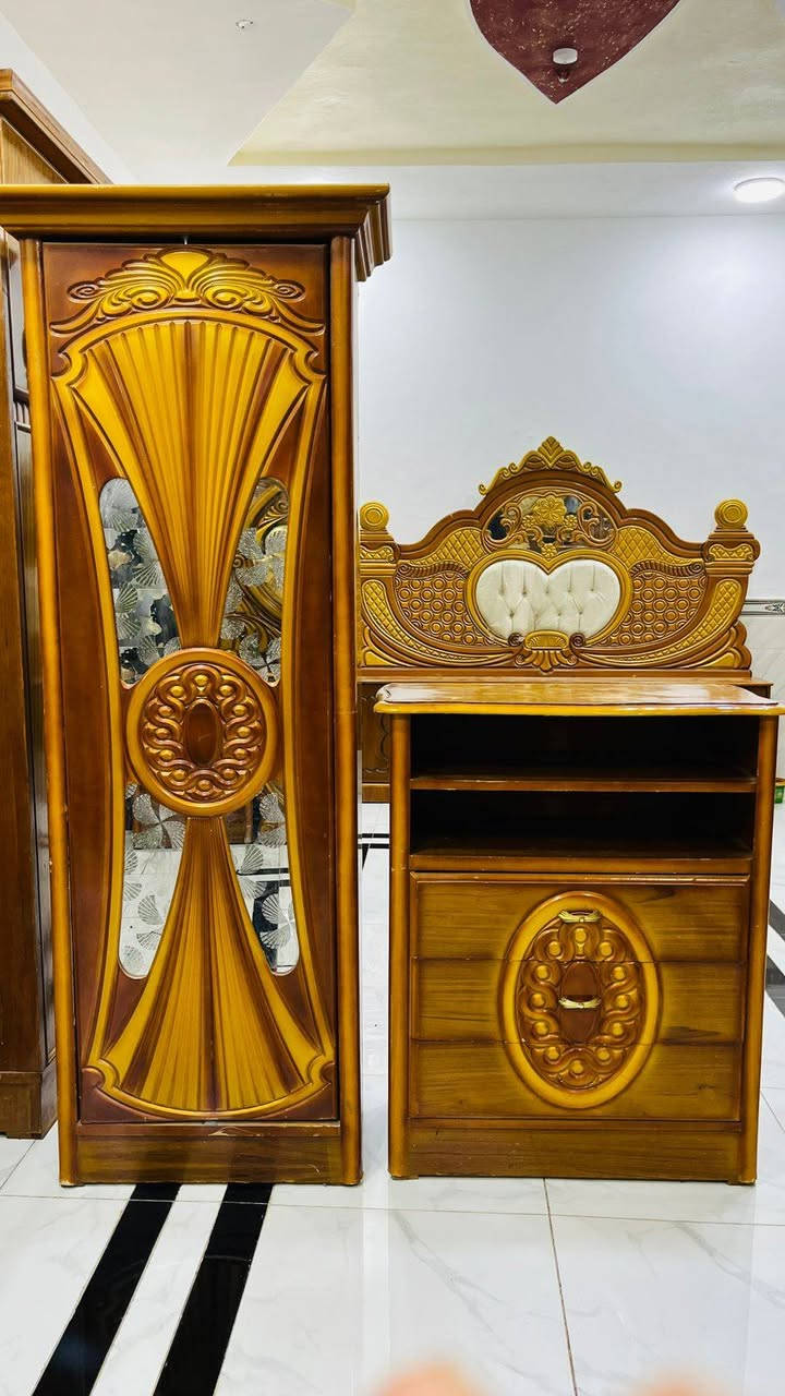 غرفه نوم توج خشب عراقي حطاطه نضافه فول السعر مليون و بيها مجال العنوان الرمانه ***********
