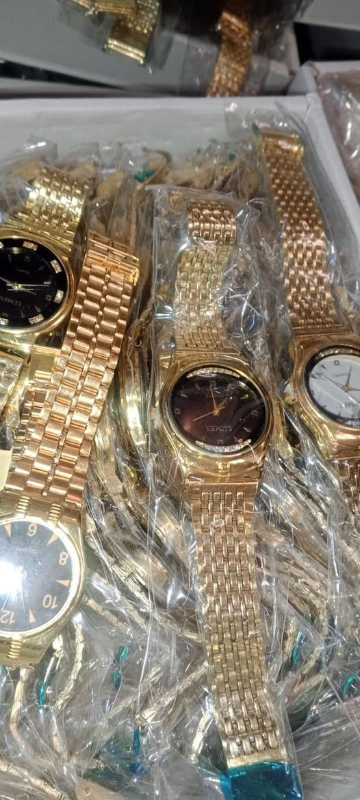 باقي كارتون 25 درزن بسعر 18 الف للدرزن للتواصل ***********
