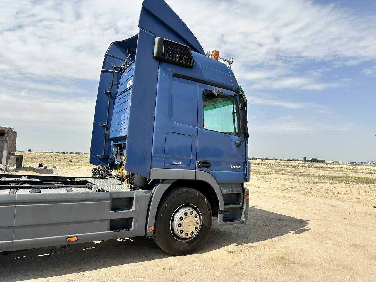 يالله سلام عليكم 2007للبيع مكفوله راس وعربانه جاهزه للشقل سنويه وهزه جديده رقم الماني سعر10او4وبيه مجال كلش قليل ***********
***********بصره سفوان
