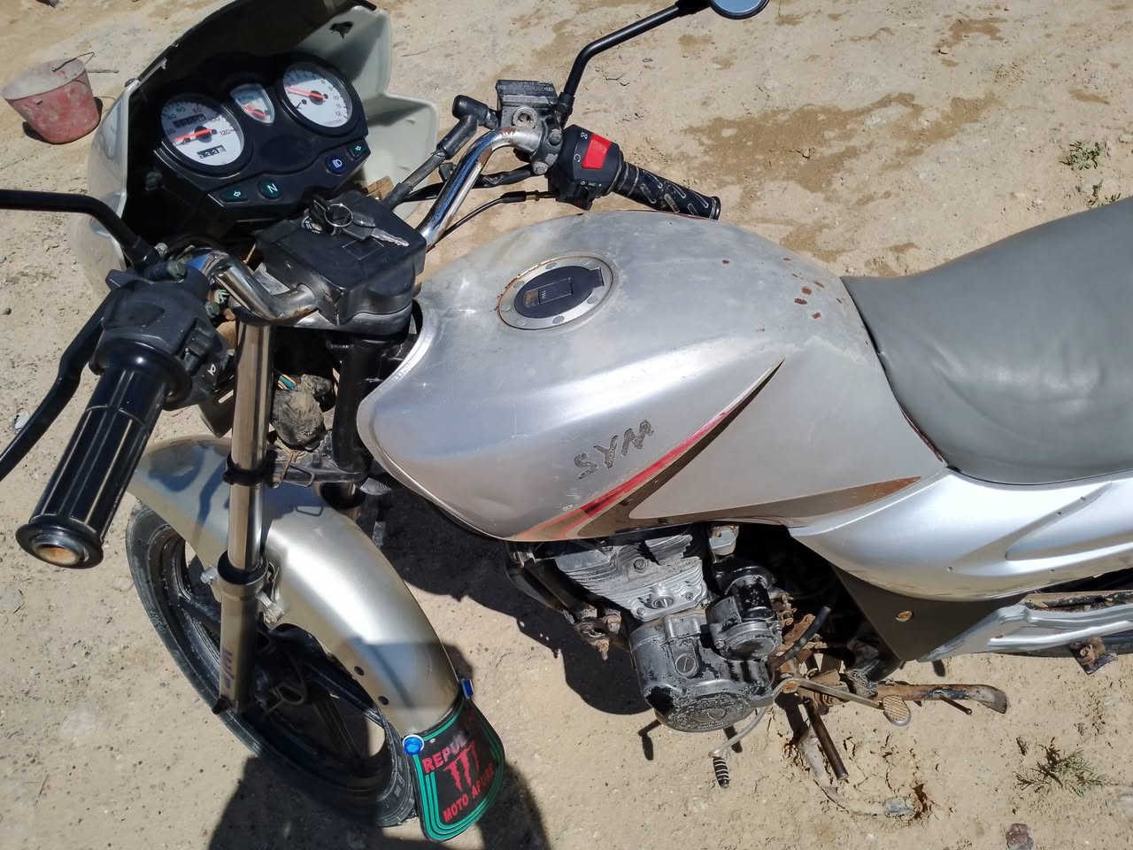 للبيع سايم موديل 2017 مابي اوراق نضافه مثل ما موضح بصوره السعر 600
رمادي زنكوره  ***********
